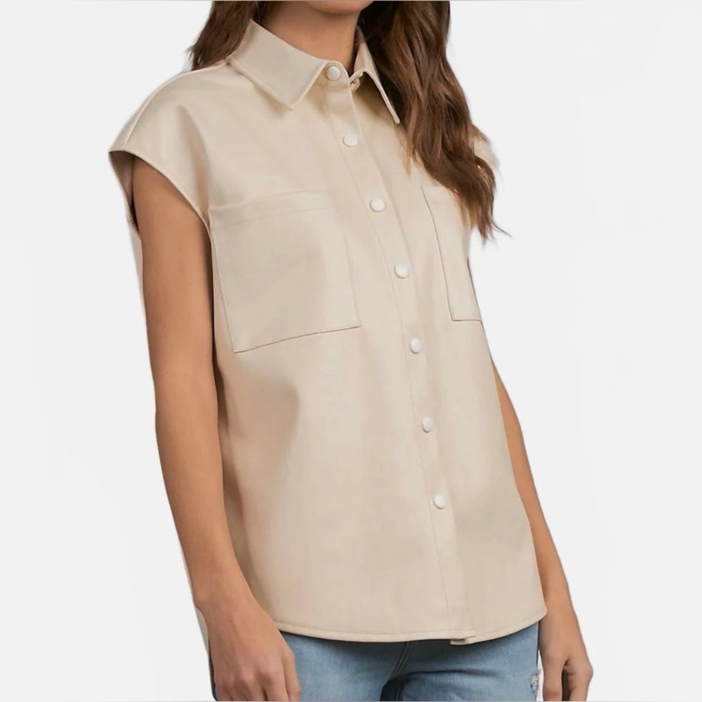 Elan Cap Sleeve Faux Leather Beige
Button Down Top Size XL NWT